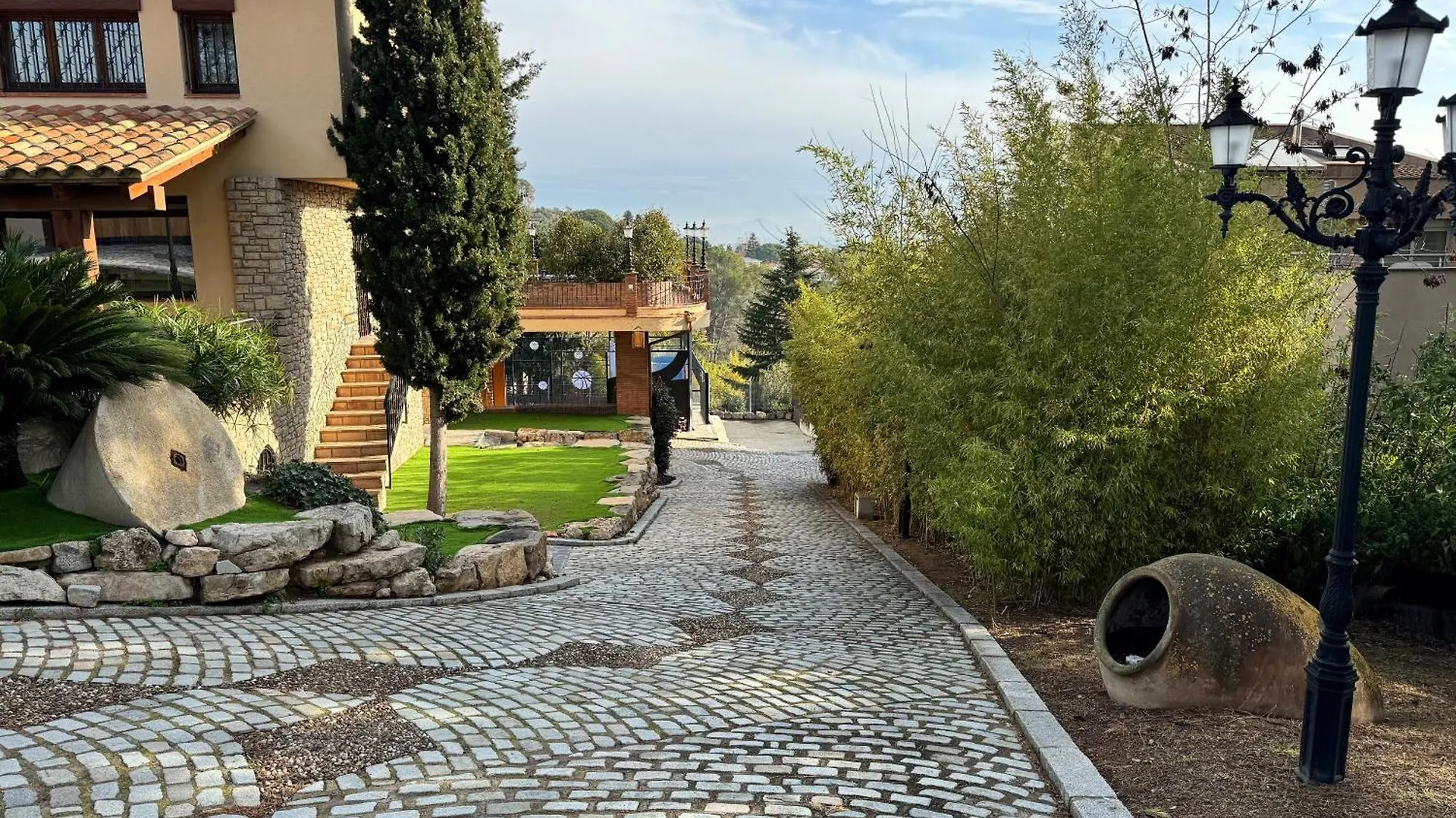 The Village Cerdanyola del Vallès